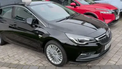 Used Vauxhall Astra Elite 200 HP (147 kW) 2019 Black Hatchback