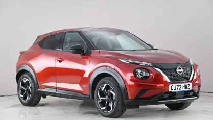 Używany Nissan Juke N-Connecta 143 KM (105 kW) 2023 Czerwony SUV