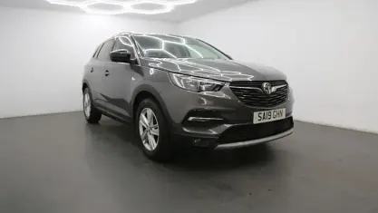 Used Vauxhall Grandland X Design Edition 131 HP (96 kW) 2019 Grey SUV