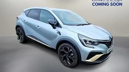 Silver Used 2017 Volvo V40 Inscription Hatchback | £11,350 (Fair price)