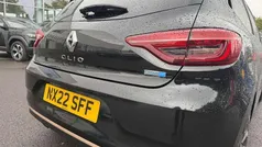 Black Used 2022 Renault Clio V SE Hatchback | £15,000 (Fair price)