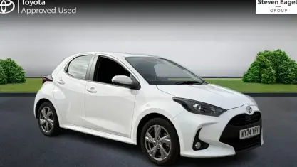 Used Toyota Yaris 116 HP (85 kW) 2024 White Hatchback