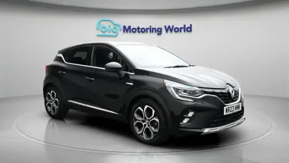 Używany Renault Captur Techno 143 KM (105 kW) 2023 Czarny SUV