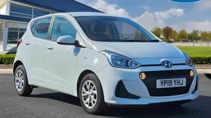 Used Hyundai i10 SE 88 HP (64 kW) 2019 White Hatchback