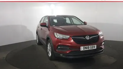 Używany Vauxhall Grandland X 131 KM (96 kW) 2018 Czerwony SUV