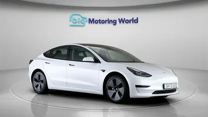 White Used 2022 Tesla Model 3 RWD Sedan | £18,500 (Fair price)