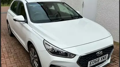 Begagnad Hyundai i30 SE 120 HK (88 kW) 2020 Halvkombi