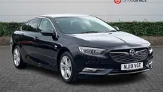 Metallic mineral black Used 2019 Vauxhall Insignia Sport Hatchback | £11,602 (Fair price)