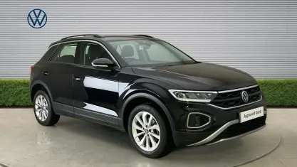 Used VW T-Roc Life 150 HP (110 kW) 2022 Black SUV