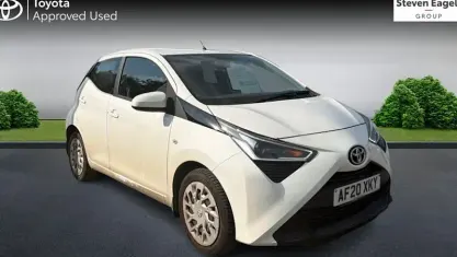 Used Toyota Aygo X-play 72 HP (52 kW) 2020 Hatchback