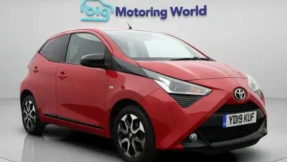Used Toyota Aygo Trend 72 HP (52 kW) 2019 Red Hatchback