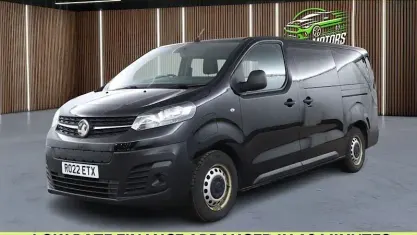 Käytetty Vauxhall Vivaro Edition 100 kW (136 HP) 2021 Tila-auto