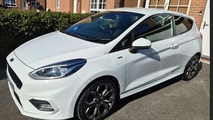 Usado Ford Fiesta ST-Line 101 HP (74 kW) 2019 Branco Citadino
