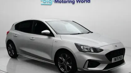 Used Ford Focus ST-Line 125 HP (91 kW) 2022 Silver Hatchback
