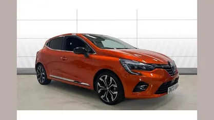 Used Renault Clio V Techno 145 HP (106 kW) 2022 Orange Hatchback