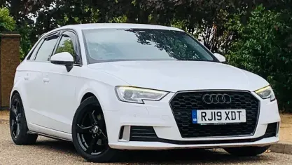Used Audi A3 Sportback Sport 116 HP (85 kW) 2019 White Hatchback