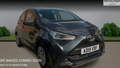 Used Toyota Aygo X-play 72 HP (52 kW) 2020 Hatchback