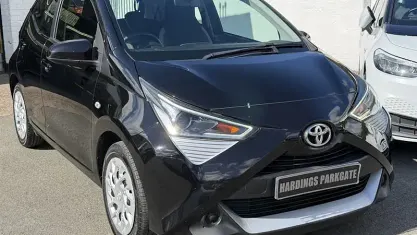 Used Toyota Aygo X-play 72 HP (52 kW) 2019 Black Hatchback