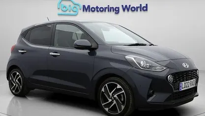 Usado Hyundai i10 Premium 84 HP (61 kW) 2023 Cinzento Citadino