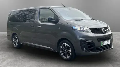 Usado Vauxhall Vivaro Ultimate 100 kW (136 HP) 2023 Monovolume