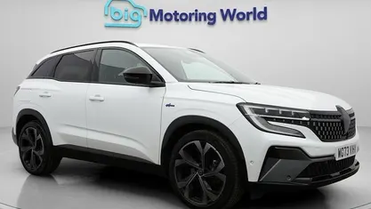 White Used 2024 Renault Austral Techno Esprit Alpine SUV | £21,500 (Good price)