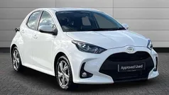 Pure white Used 2024 Toyota Yaris Hybrid Hatchback | £19,695 (Fair price)