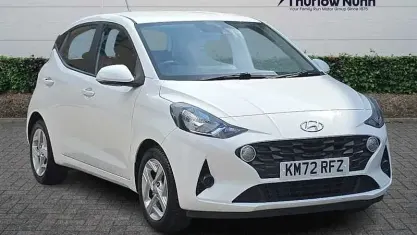 Used Hyundai i10 SE 67 HP (49 kW) 2022 Atlas white/black+white pck Hatchback
