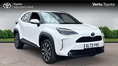 White Used 2024 Toyota Yaris Cross Design SUV | £23,999 (Fair price)
