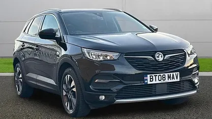 Used Vauxhall Grandland X SRi 131 HP (96 kW) 2020 Diamond black SUV