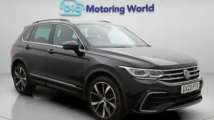 Begagnad VW Tiguan R-line 245 HK (180 kW) 2023 Svart SUV