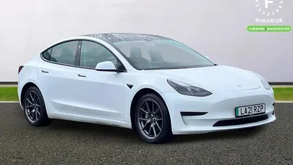 White Used 2021 Tesla Model 3 Standard Range Sedan | £15,499 (Fair price)