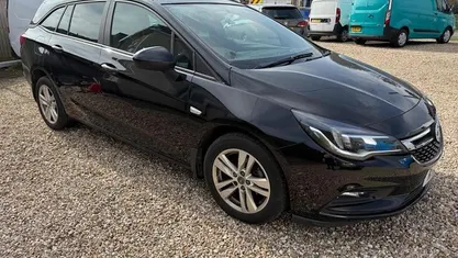 Used Vauxhall Astra Design Edition 110 HP (80 kW) 2017 Estate