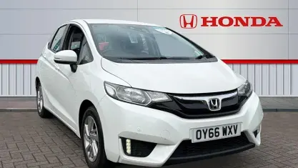 Used Honda Jazz SE 102 HP (75 kW) 2016 White Hatchback