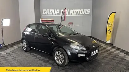 Usado Fiat Punto Easy Plus 77 HP (56 kW) 2016 Preto Citadino