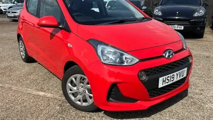 Used Hyundai i10 SE 67 HP (49 kW) 2019 Red Hatchback
