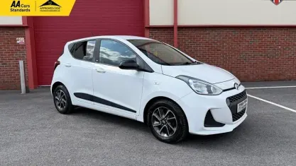 Used Hyundai i10 GO! 67 HP (49 kW) 2018 White Hatchback