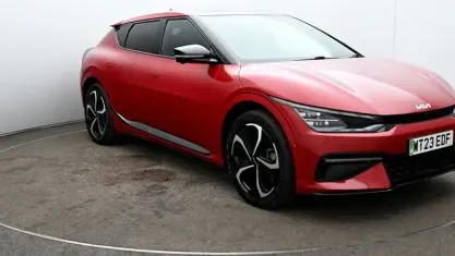 Begagnad Kia EV6 GT-Line S 239 kW (325 HK) 2023 Röd SUV