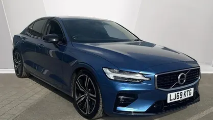 Used Volvo S60 R-Design 250 HP (183 kW) 2019 720 bursting blue Sedan