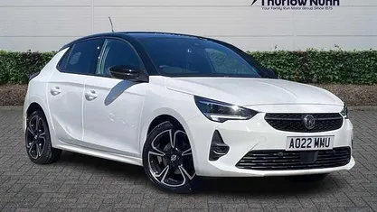 Used Vauxhall Corsa Edition 101 HP (74 kW) 2022 Jade white Hatchback