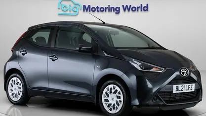 Used Toyota Aygo X-play 72 HP (52 kW) 2021 Grey Hatchback