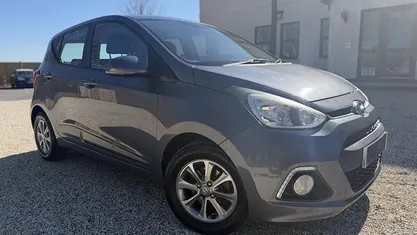 Used Hyundai i10 Premium 87 HP (63 kW) 2017 Grey Hatchback