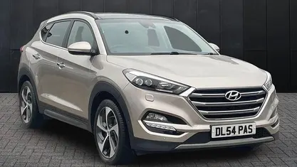White Used 2017 Hyundai Tucson Premium SE SUV | £13,295 (Good price)