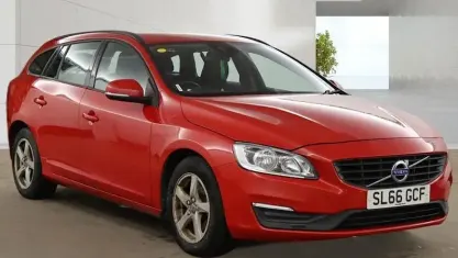 Used Volvo V60 Business Edition 120 HP (88 kW) 2017 Red Estate