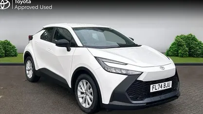 Used Toyota C-HR 140 HP (102 kW) 2024 Pure white SUV