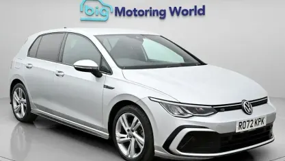Second-hand VW Golf VIII R-line 131 CP (96 kW) 2023 Hatchback