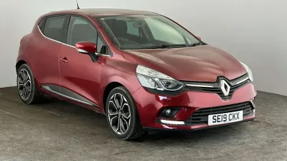 Used Renault Clio Iconic 90 HP (66 kW) 2019 Red Hatchback