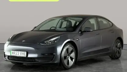 Begagnad Tesla Model 3 Long Range AWD 366 kW (498 HK) 2023 Grå Sedan