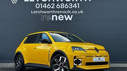 New 2025 Renault 5 E-Tech Komfort Hatchback | £26,540 (Fair price)