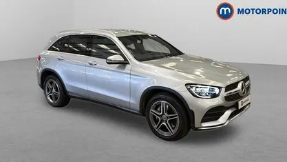 Usado Mercedes GLC300 AMG line 258 HP (189 kW) 2022 Prateado Carrinha