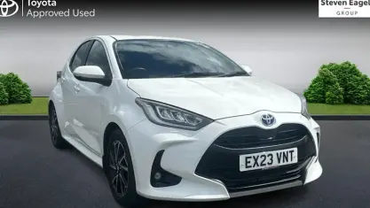 Used Toyota Yaris Design 116 HP (85 kW) 2023 White Hatchback